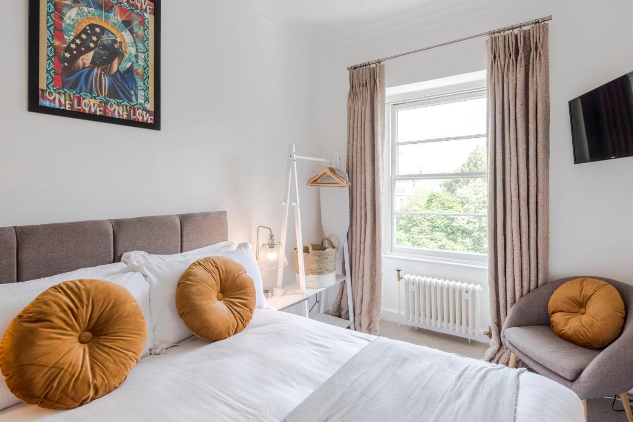 4 Berkeley Square I Your Appartamento *