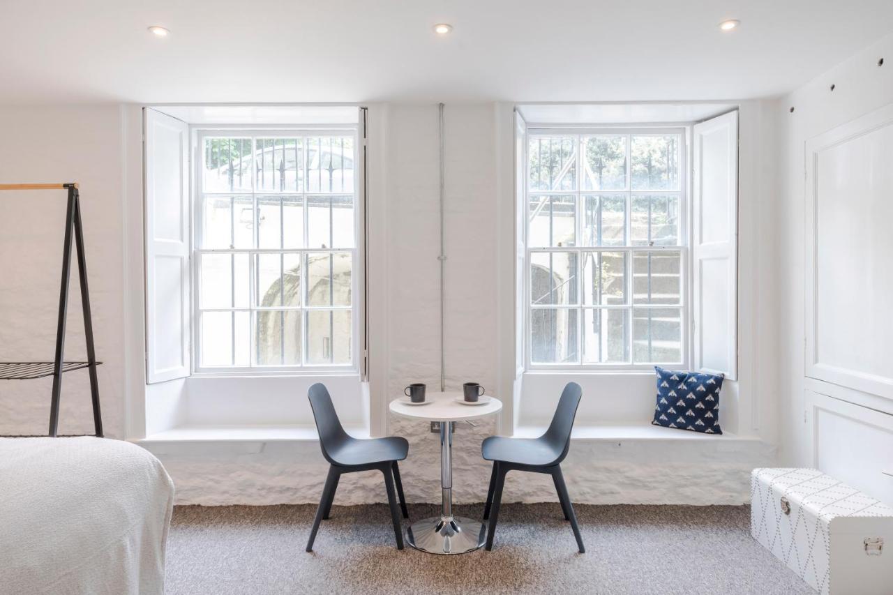 4 Berkeley Square I Your Appartamento