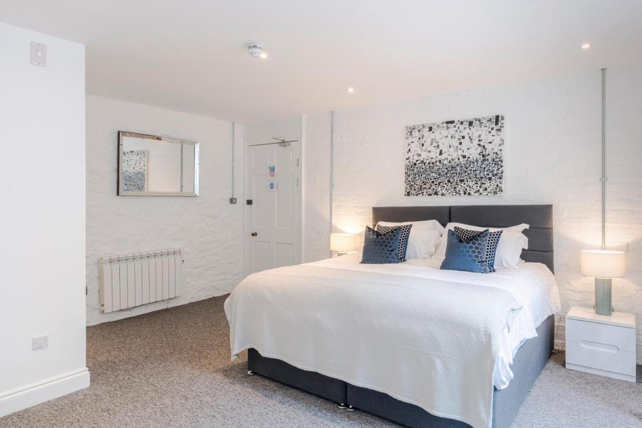 Appartamento 4 Berkeley Square I Your *